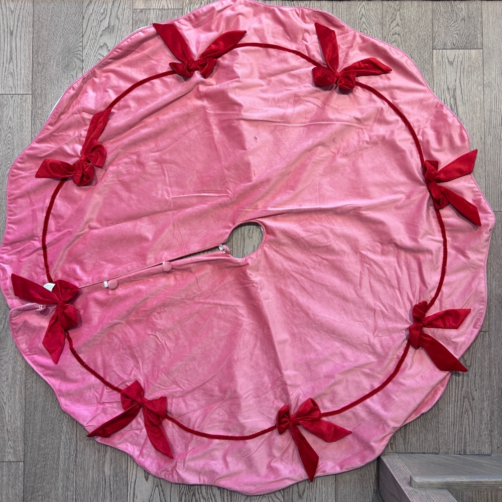 Pink 4ft Red Bow Round Christmas Tree Skirt Michaels Ashland SOLD OUT 🏷️